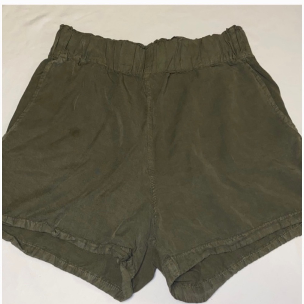 Alter’d state size small ladies olive green shorts 10% tencel so soft